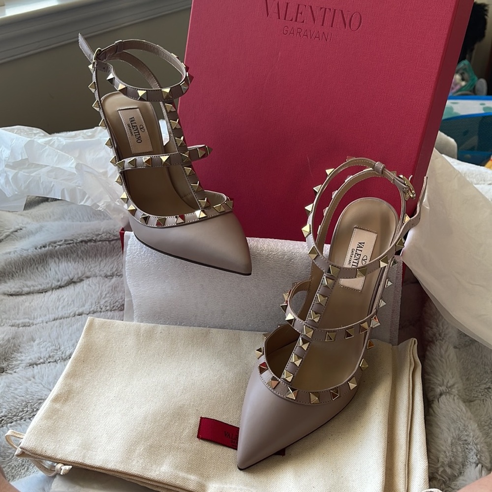 Valentino poudre (beige) pump high heels